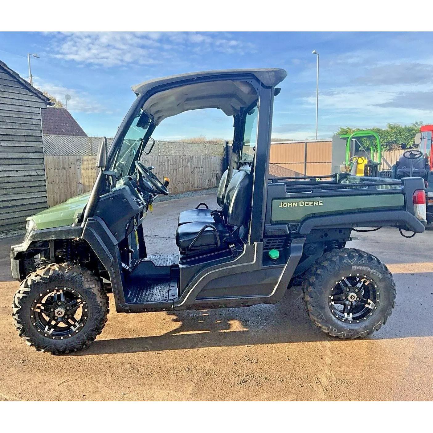 2019 ROAD LEGAL JOHN DEERE 865M GATOR